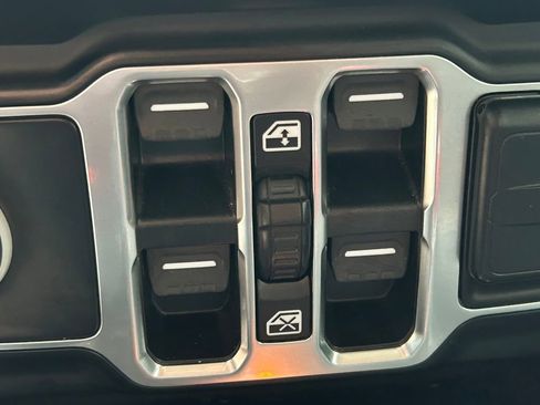 Used 2022 Jeep Gladiator Sport AWD/4WD image 27