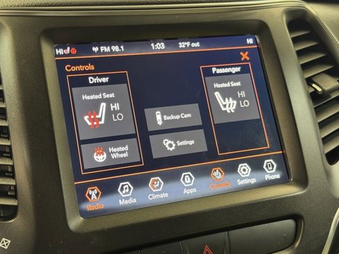 Used 2019 Jeep Cherokee Trailhawk w/ Cold Weather Group image 38