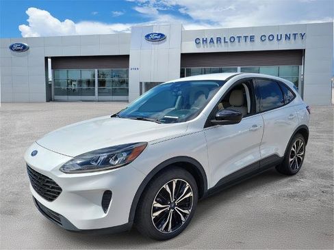 Certified 2022 Ford Escape SE w/ SE Sport Appearance Package image 2