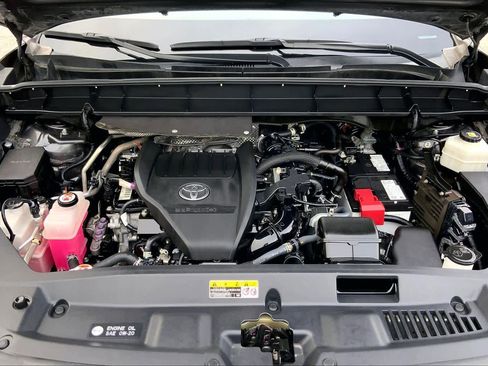 Used 2023 Toyota Highlander XLE FWD image 31