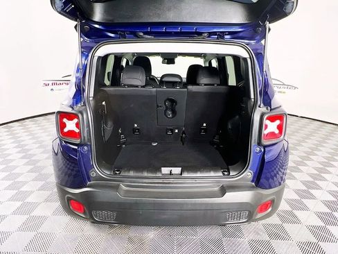 Used 2018 Jeep Renegade Latitude w/ Popular Equipment Group image 24