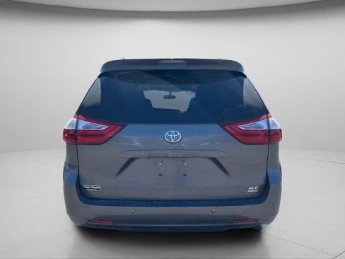 Used 2017 Toyota Sienna XLE w/ XLE Navigation Package AWD/4WD image 12
