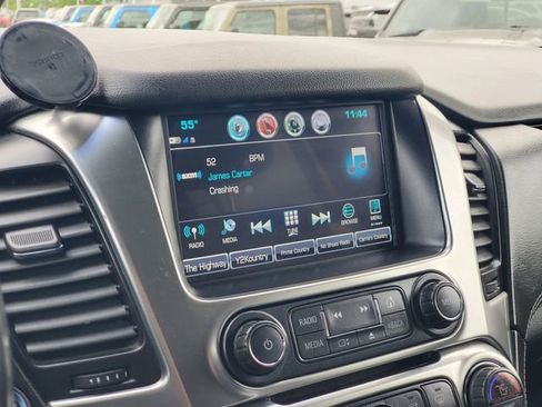 Used 2020 Chevrolet Suburban Premier w/ Max Trailering Package AWD/4WD image 17