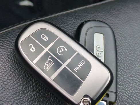 Used 2022 Jeep Compass Limited AWD/4WD image 34