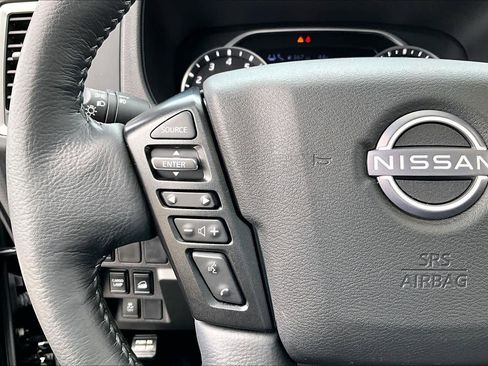 Used 2023 Nissan Frontier SV w/ SV Premium Package image 23