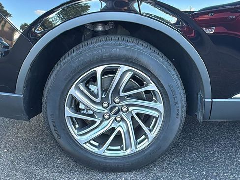 Used 2023 Lincoln Aviator Standard w/ Class IV Trailer Tow Package image 6