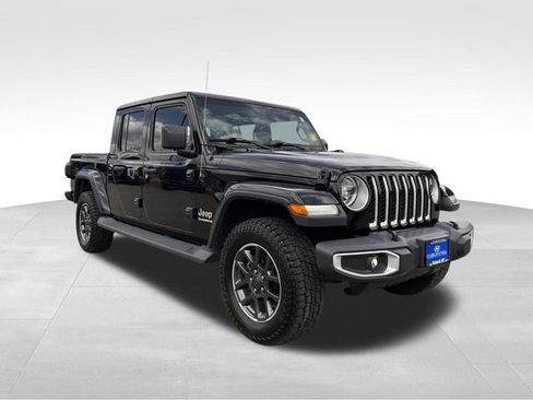 Used 2020 Jeep Gladiator Overland image 3