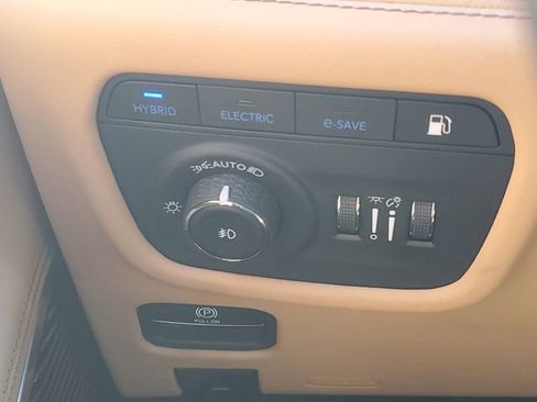 Used 2022 Jeep Grand Cherokee Summit AWD/4WD image 20