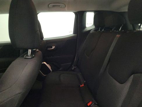 Used 2019 Jeep Renegade Sport w/ UConnect 7.0 Group image 18
