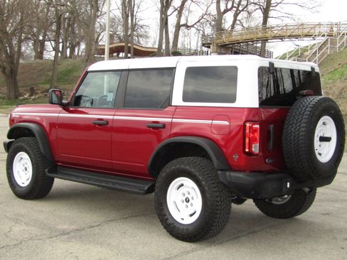Used 2025 Ford Bronco Heritage Edition image 2