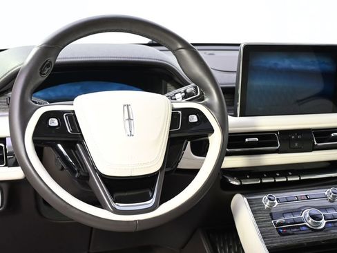 Used 2020 Lincoln Aviator Black Label Grand Touring AWD/4WD image 12