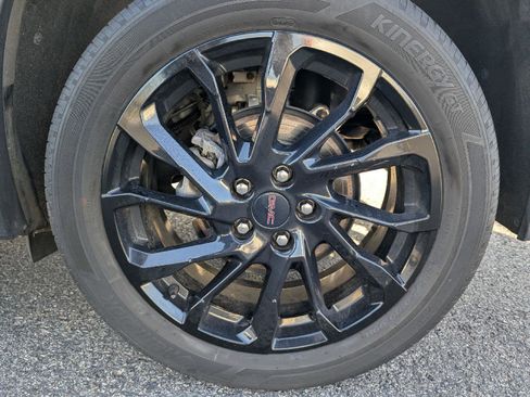Used 2023 GMC Terrain SLE w/ Elevation Edition AWD/4WD image 11
