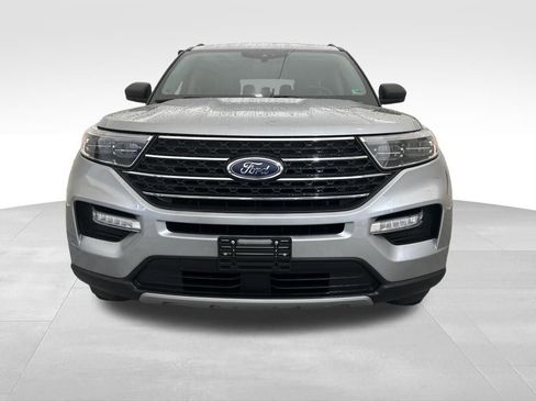 Used 2023 Ford Explorer XLT w/ Equipment Group 202A AWD/4WD image 9