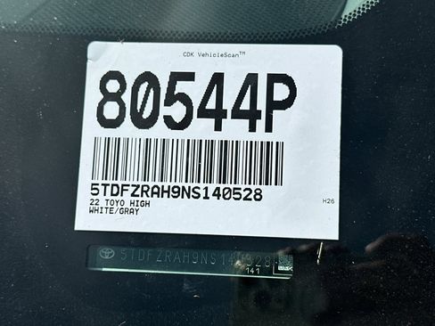 Used 2022 Toyota Highlander Platinum FWD image 3