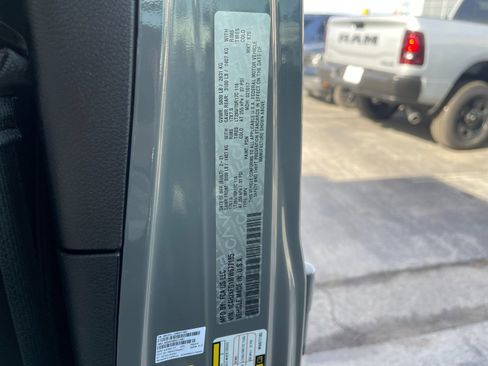 Used 2021 Jeep Wrangler Unlimited Rubicon image 34