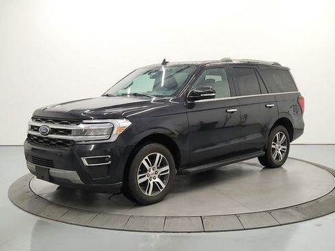 Used 2024 Ford Expedition Limited RWD image 3