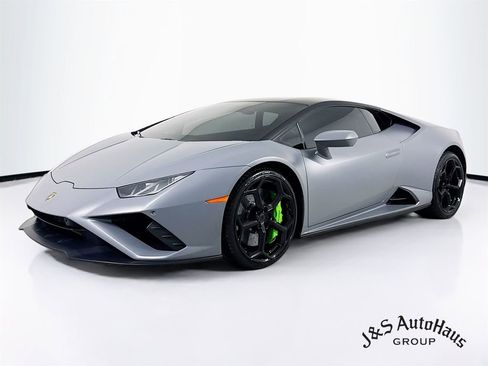 Used 2023 Lamborghini Huracan EVO image 3