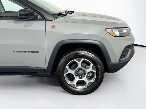 Used 2022 Jeep Compass Trailhawk w/ Trailhawk Convenience Group AWD/4WD image 41
