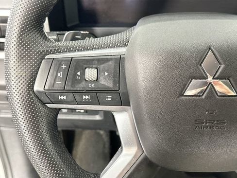 Used 2023 Mitsubishi Outlander SEL AWD/4WD image 20