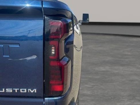 Used 2022 Chevrolet Silverado 2500 Custom w/ Custom Value Package image 19