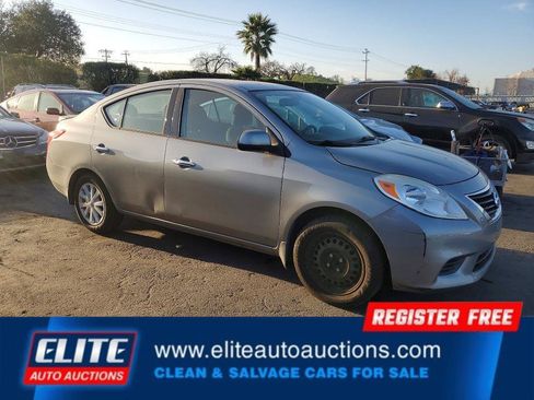 Used 2014 Nissan Versa SV FWD image 7