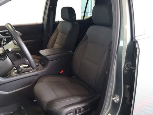Used 2022 Chevrolet Traverse LT FWD image 14