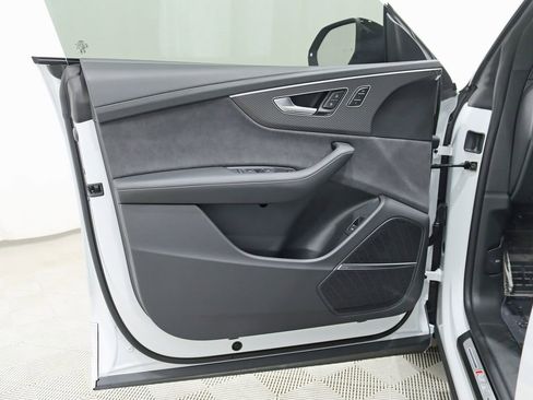 Used 2026 Audi RS Q8 performance image 36