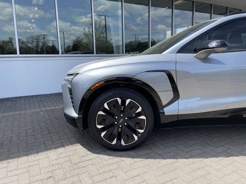 Used 2024 Chevrolet Blazer EV RS AWD/4WD image 9