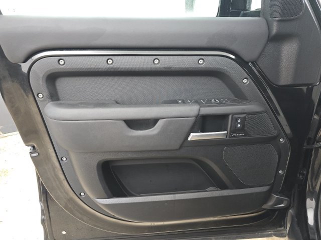 Used 2025 Land Rover Defender 110 S AWD/4WD image 21
