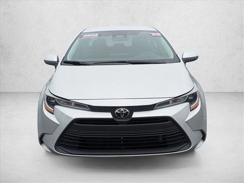 Certified 2025 Toyota Corolla LE image 2
