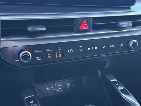 Used 2024 Kia Sorento S image 23