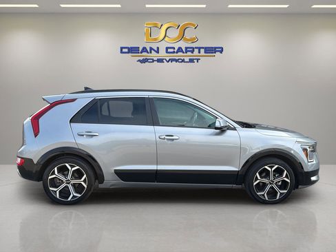 Used 2023 Kia Niro EX Touring image 6