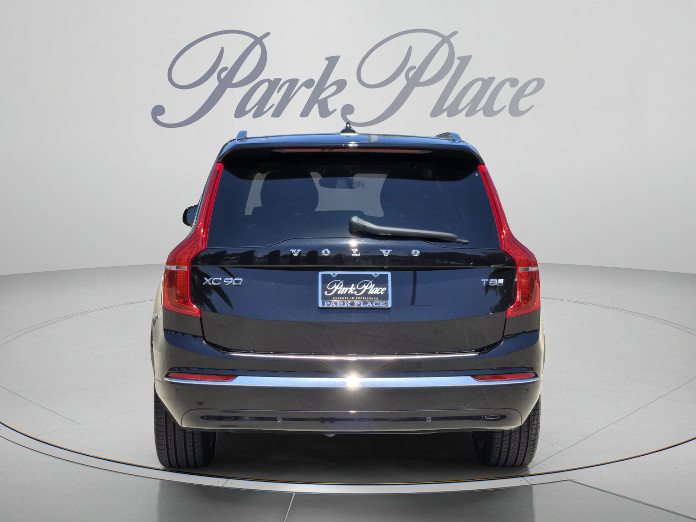 Used 2025 Volvo XC90 T8 Plus w/ Protection Package Premier AWD/4WD image 4