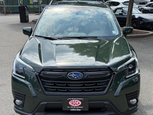 Used 2023 Subaru Forester Premium AWD/4WD image 2