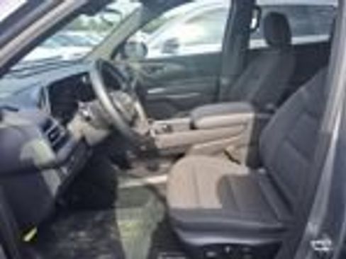 Used 2026 Chevrolet Traverse LT FWD image 21