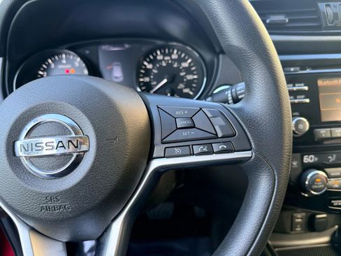 Used 2018 Nissan Rogue Sport SV image 22