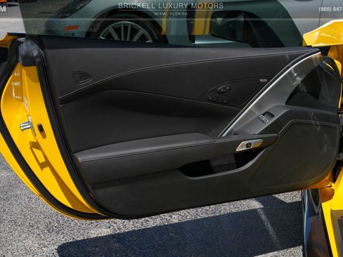 Used 2015 Chevrolet Corvette Z06 w/ 3LZ Preferred Equipment Group RWD image 13