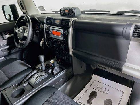 Used 2014 Toyota FJ Cruiser 4WD w/ Convenience Package image 25