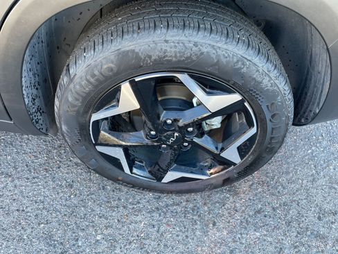 Used 2025 Kia Seltos S FWD image 31