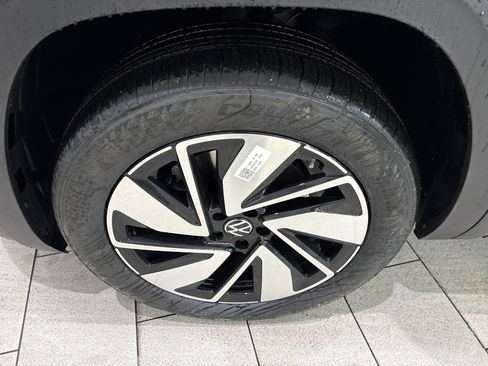 New 2026 Volkswagen Atlas SE image 7