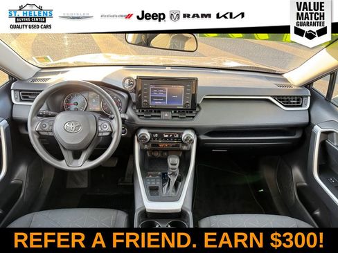Used 2021 Toyota RAV4 XLE AWD/4WD image 8