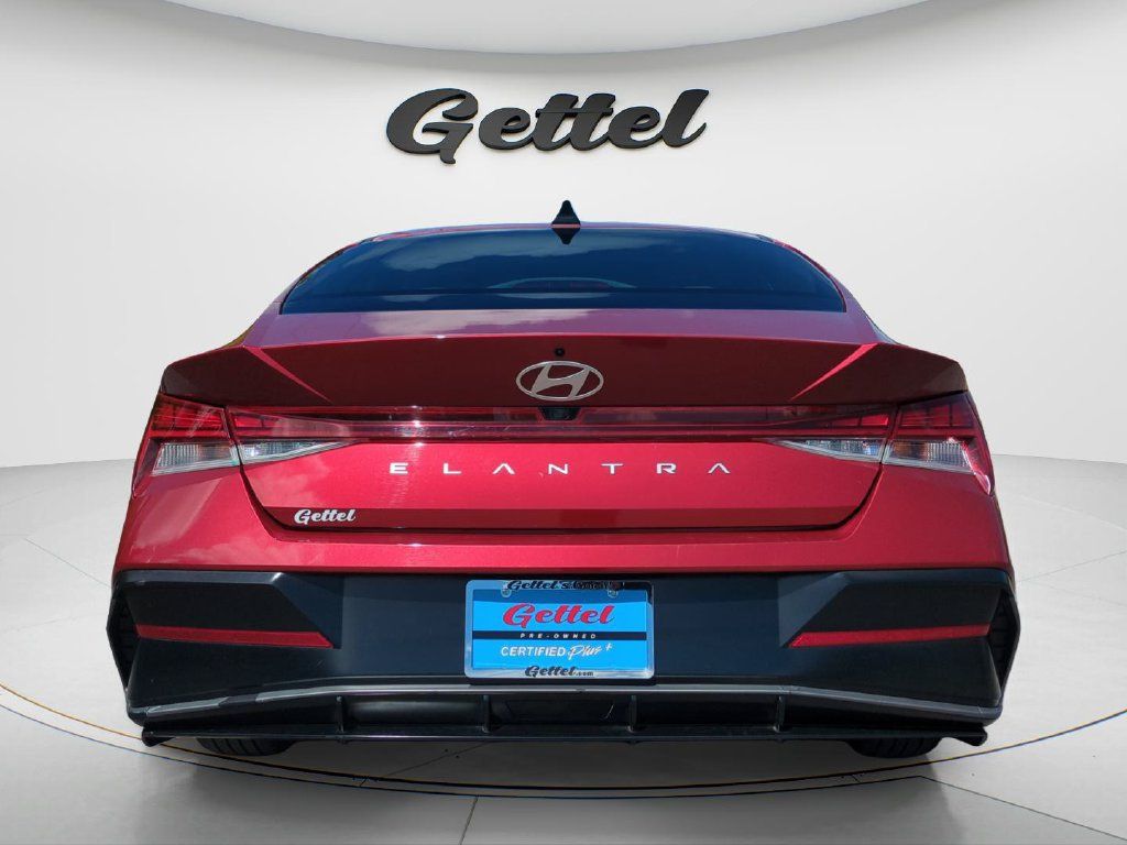 Certified 2024 Hyundai Elantra SEL w/ Convenience Package FWD image 6