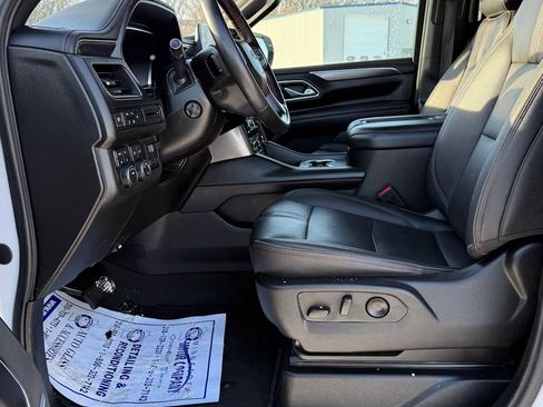 Used 2024 Chevrolet Suburban RST w/ Luxury Package image 7