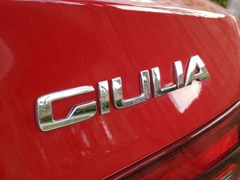 Used 2022 Alfa Romeo Giulia Ti image 9