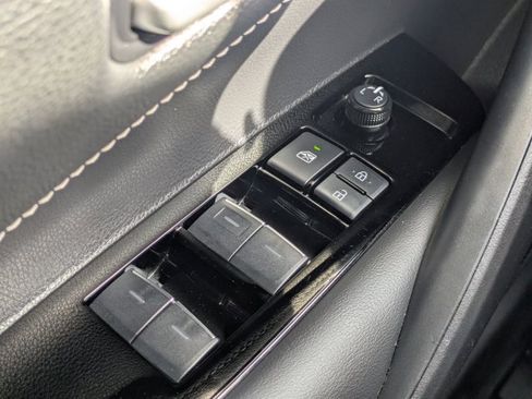 Used 2024 Toyota Corolla SE image 22