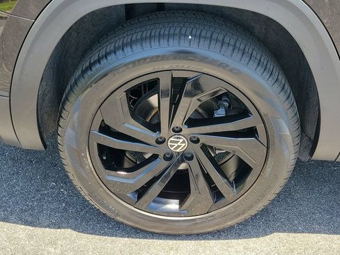 Used 2023 Volkswagen Atlas SE w/ Black Wheel Package FWD image 6