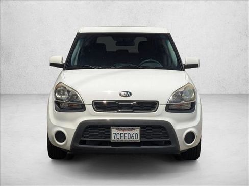 Used 2013 Kia Soul FWD image 2