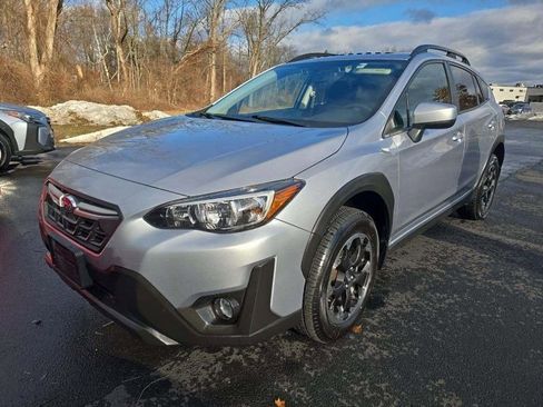 Used 2023 Subaru Crosstrek 2.0i Premium image 1