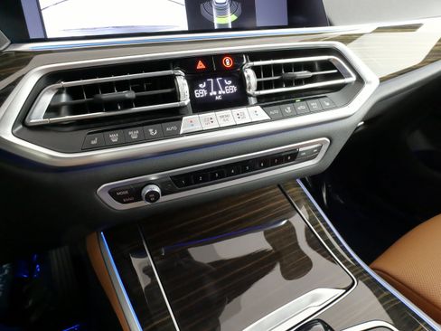 Used 2023 BMW X5 xDrive40i w/ Premium Package AWD/4WD image 50