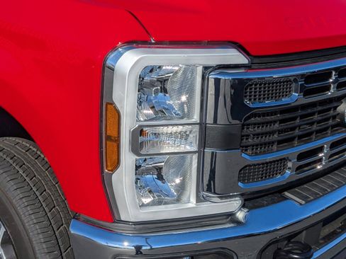 New 2025 Ford F250 XLT w/ F-250 >10K GVWR Package AWD/4WD image 9